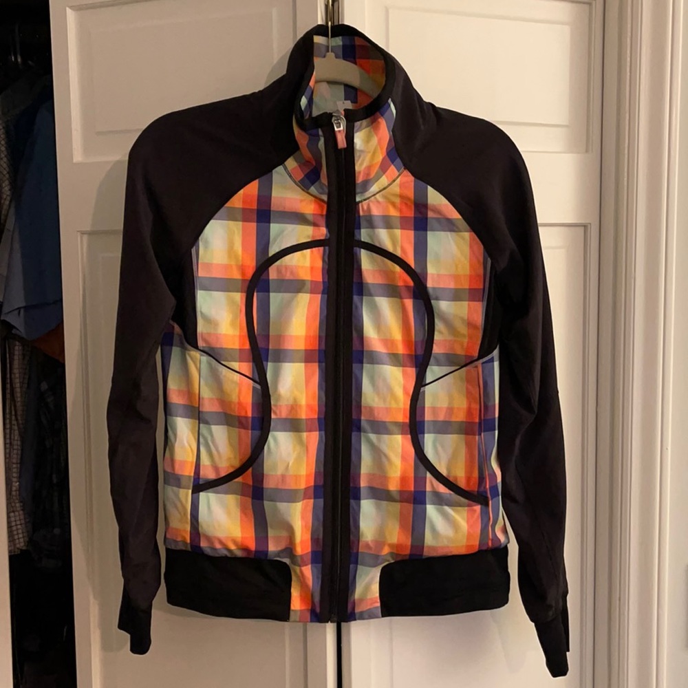 Lululemon Seawheeze 2013 Jacket Size 4 😍